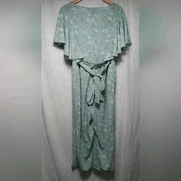 Bloomchic Romper/  jumpsuit. Ladies size 14-16 - Picture 3 of 7